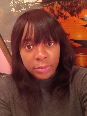 Sandra, 41