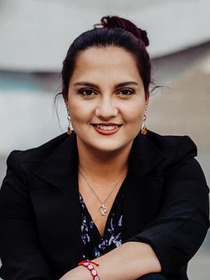 Natalia, 28