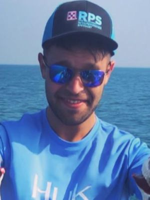Aron, 32