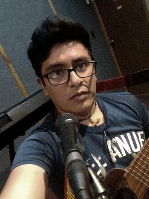 Alvaro, 33