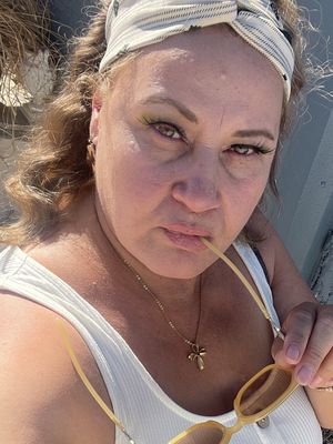 Caro, 49