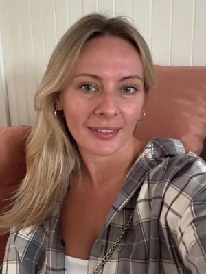 Ashley, 50