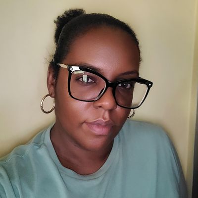 Liz, 44