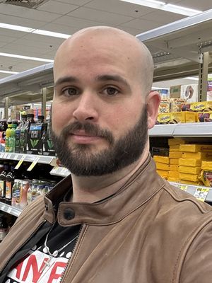 Thomas, 34