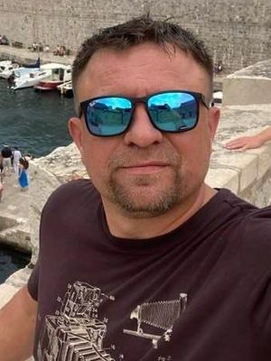 Tomasz, 46