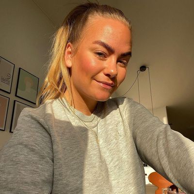 Barbara, 40