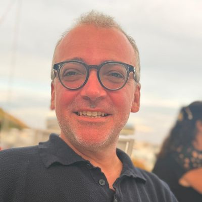 Leo, 52