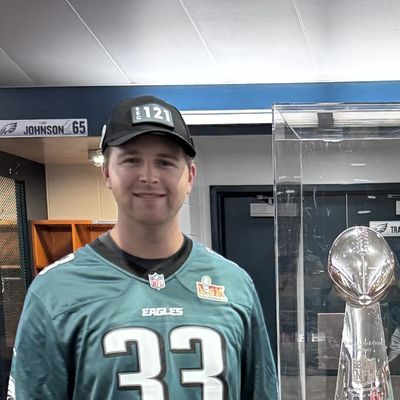 Thomas, 28
