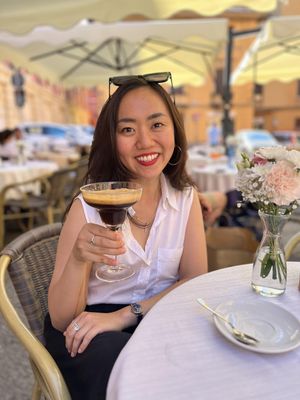 Deviana, 37