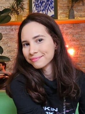 Flavia, 27