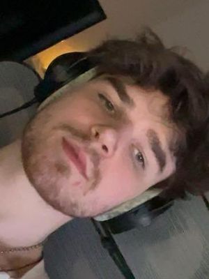 Niklas, 21