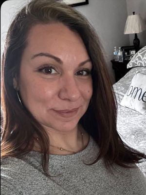 Laura, 40