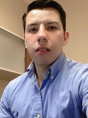 Carlos, 36