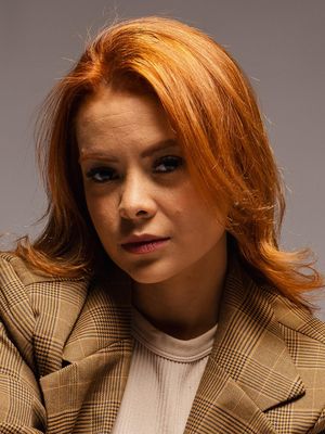 Juliana, 30