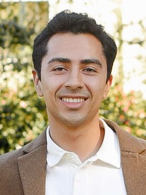 Tom, 24