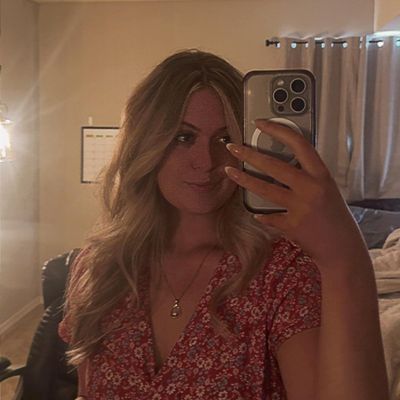 Molly, 24