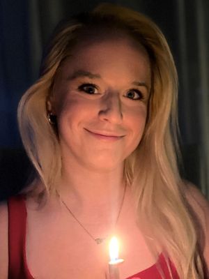 Ainsley, 31