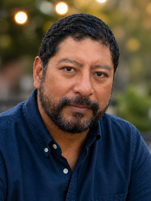 Luis, 49