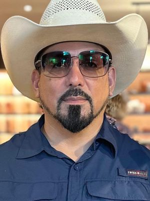 Miguel, 52