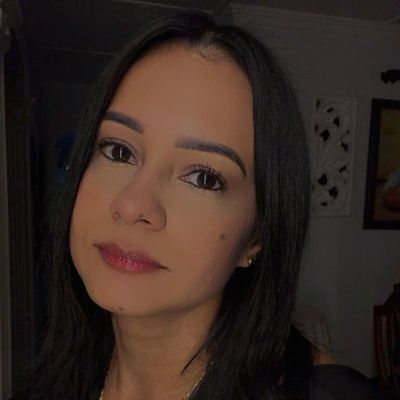 Paola, 40