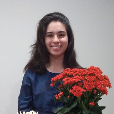 Veronica, 22
