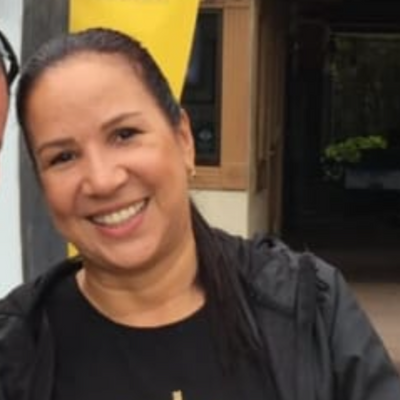 Claudia, 58