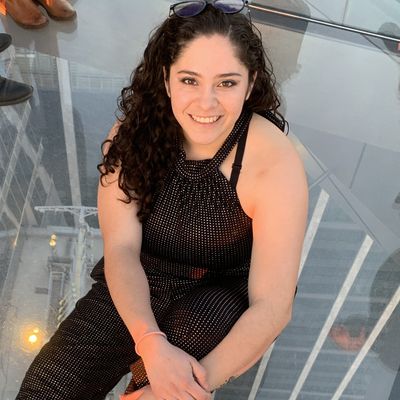 Maria Jose, 27