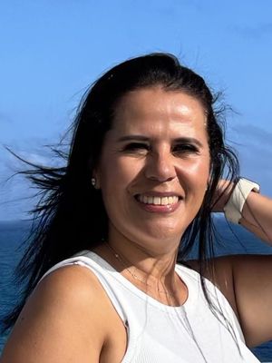 Marcela, 55