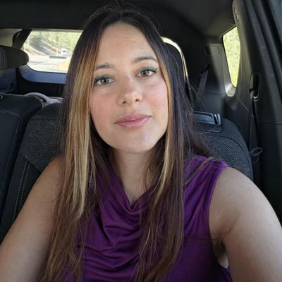 Angie, 32