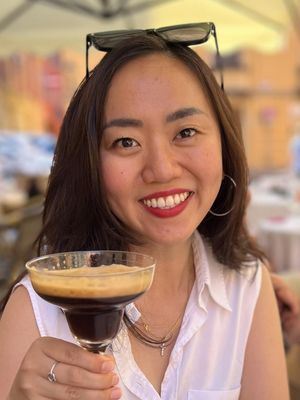 Deviana, 37