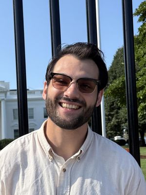 Tom, 28