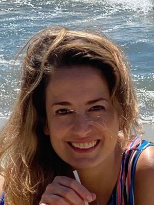 Daniela, 46