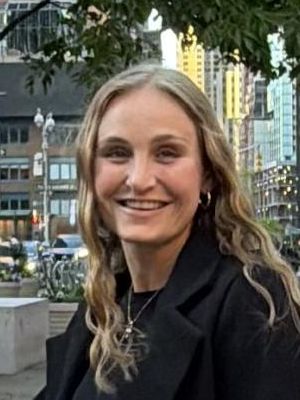 Mia, 26