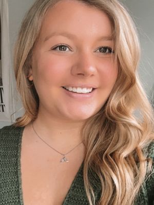 Natalie, 27