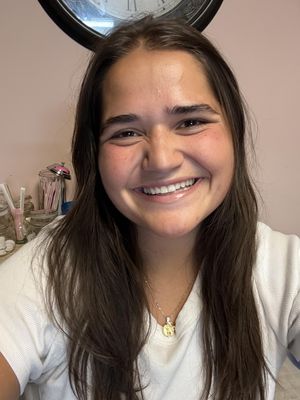 Caroline, 23