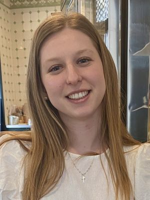 Madeline, 22