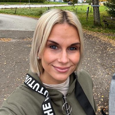 Anna, 40