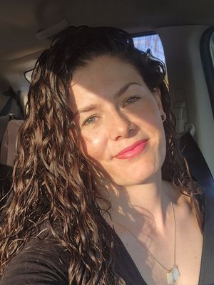 Sandra, 35