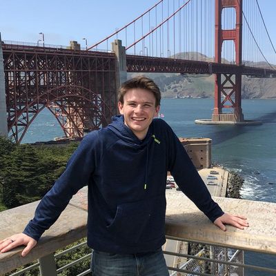 Thomas, 27