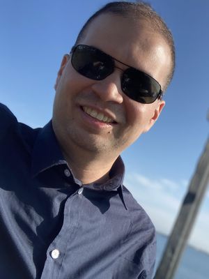 Luis, 42
