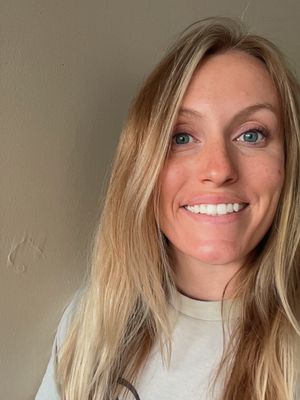 Amelia, 32