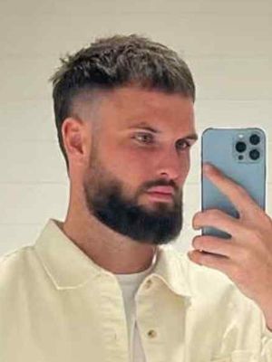 Tomas, 29