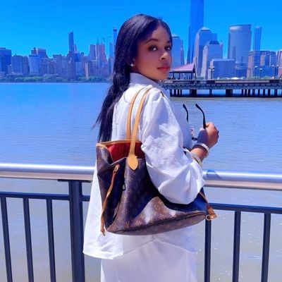 Nathalie, 30