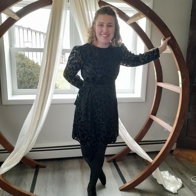 Anna, 29