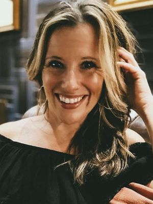 Katie, 37