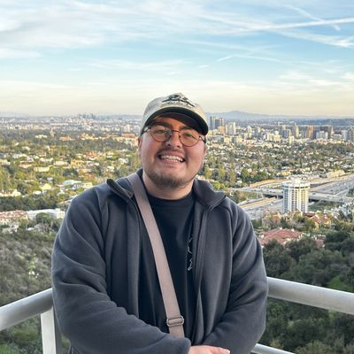 Augie, 25