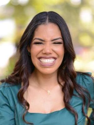 Jennyfer, 33