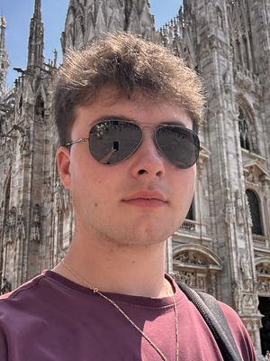 Lorenzo, 19