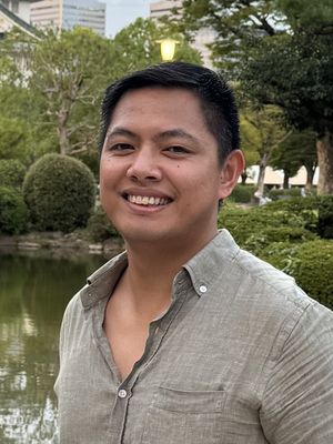Lee, 39