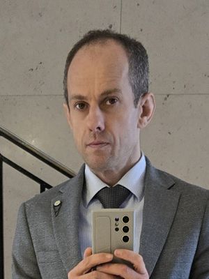Zac, 49
